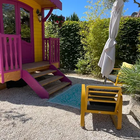 Bed and Breakfast Marines