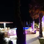 Marines Oda ve Kahvaltı 4*